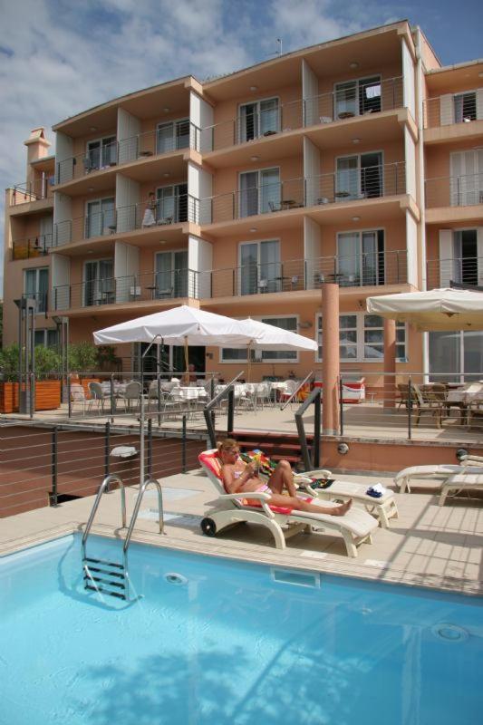 Hotel Tamaris Novi Vinodolski Exterior foto