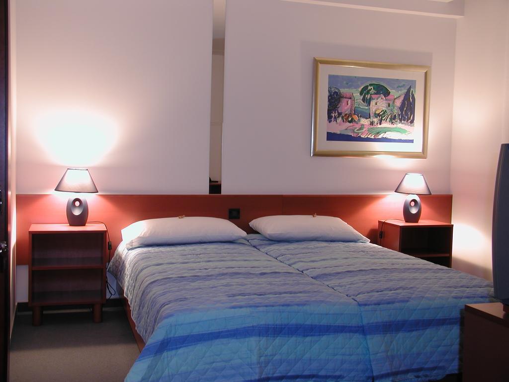 Hotel Tamaris Novi Vinodolski Cameră foto